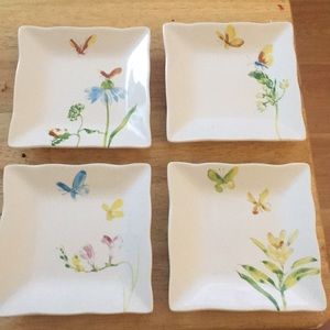 Set of 4 serving dishes